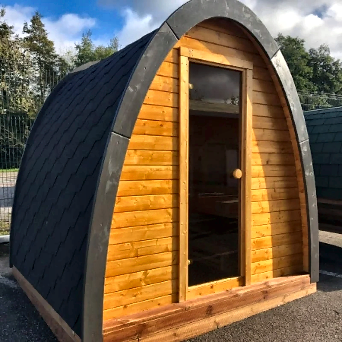 5–6 Person Outdoor Sauna Cabin with Flexible Heating