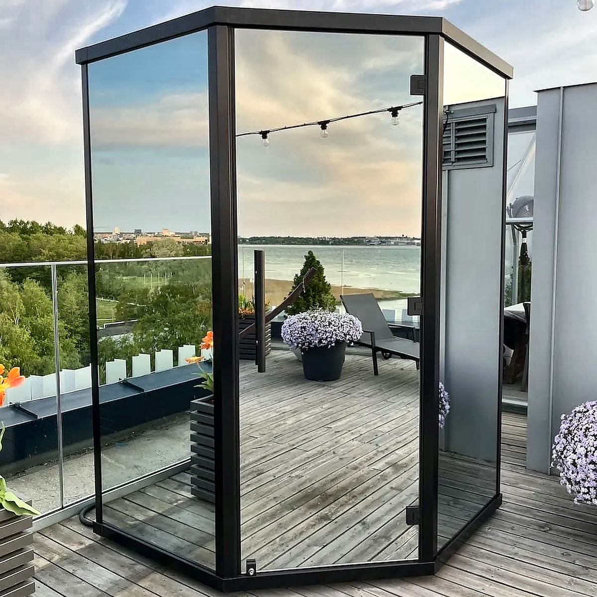 2–3 Person Compact Outdoor Sauna with Mirror-Glass Facade