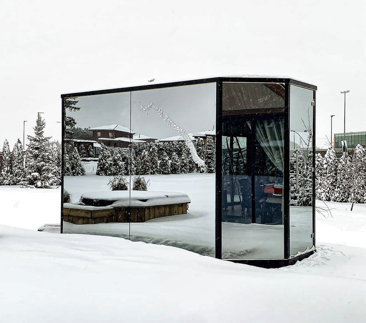 7 Person Panoramic Outdoor Sauna with Changing Room
