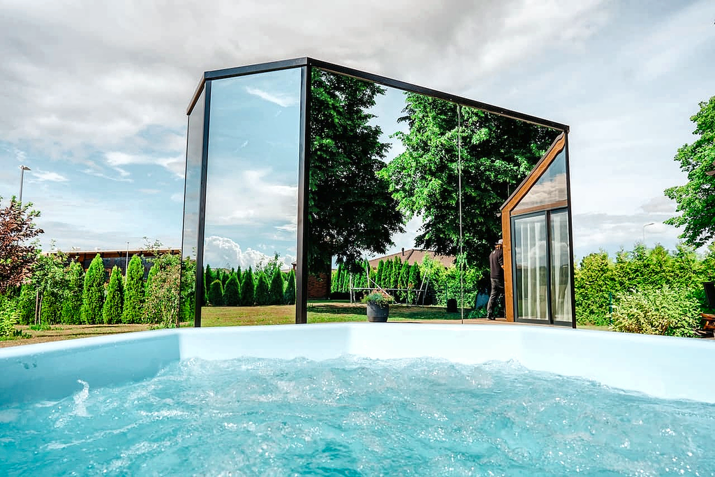 7 Person Panoramic Outdoor Sauna with Changing Room