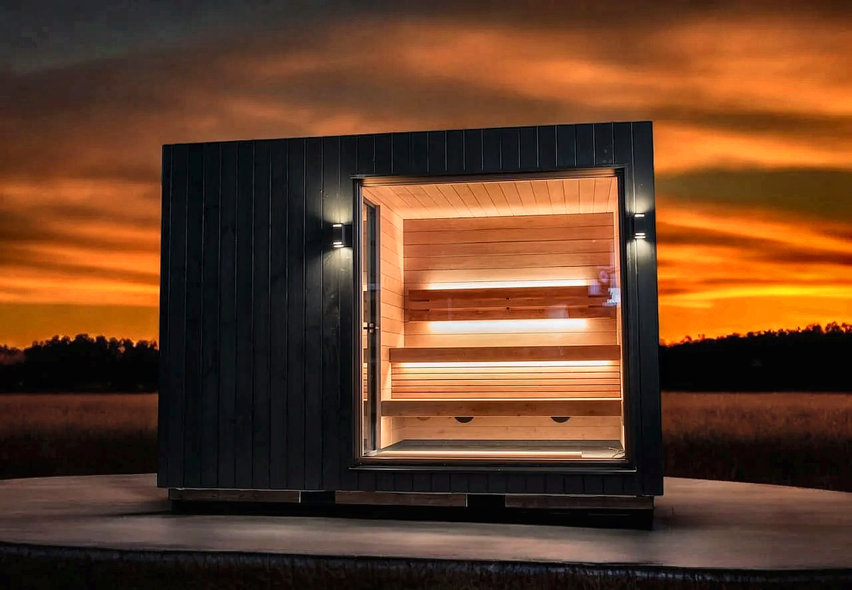 5 Person Outdoor Sauna with Changing Room