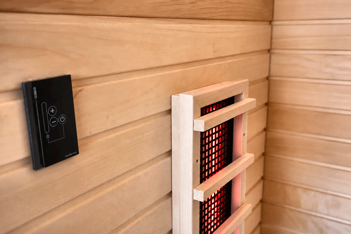 Compact one person Full-Spectrum Infrared Sauna