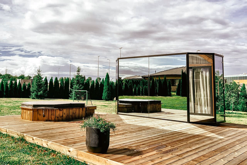 7 Person Panoramic Outdoor Sauna with Changing Room