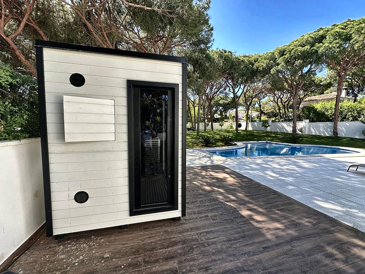 4 Person Nordic Outdoor Sauna