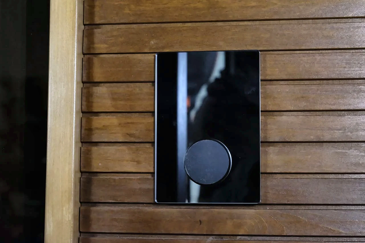2–3 Person Compact Outdoor Sauna with Mirror-Glass Facade