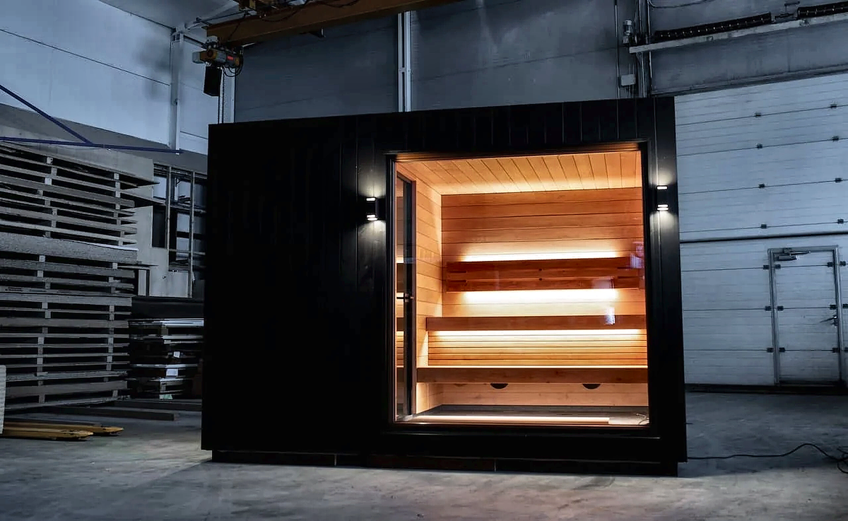 5 Person Outdoor Sauna with Changing Room