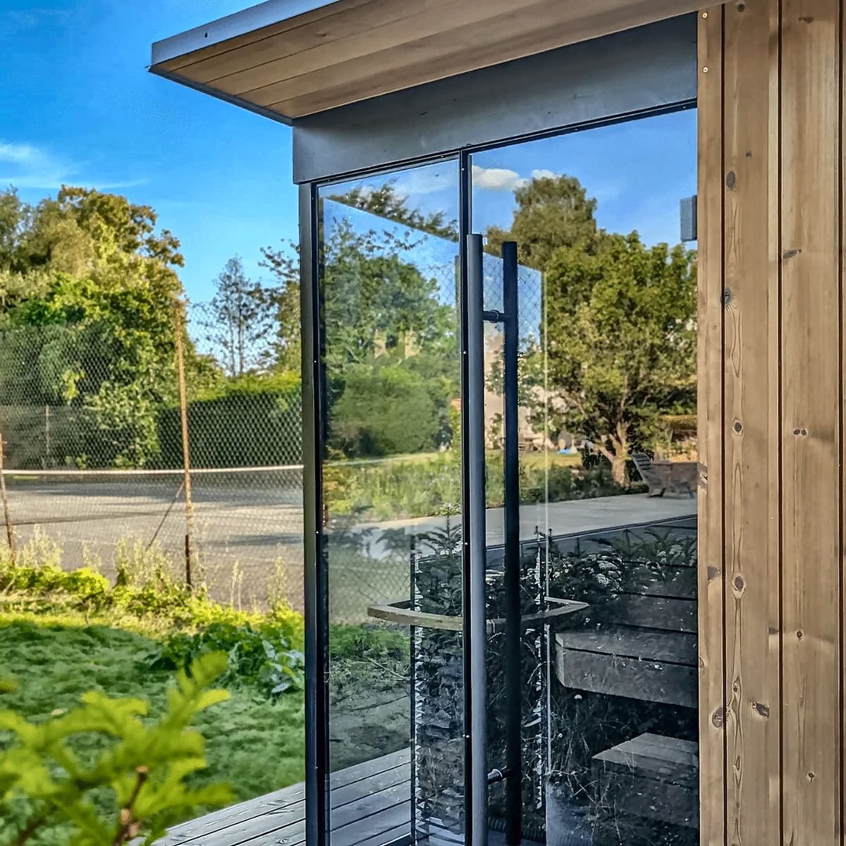 5–6 Person Modern CLT Outdoor Sauna with L-Shaped Benches