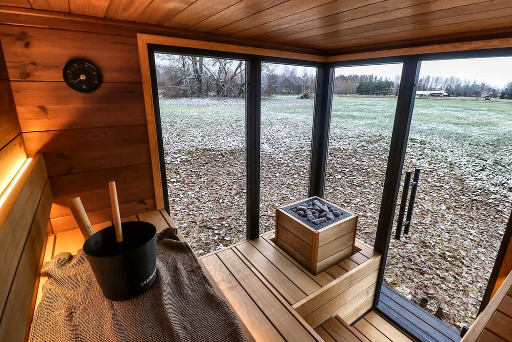 4 Person Premium Corner Outdoor Sauna with Thermo Wood