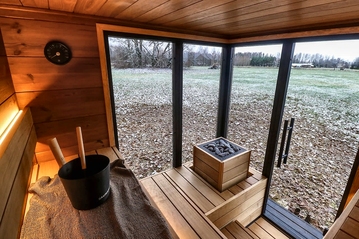 4 Person Premium Corner Outdoor Sauna with Thermo Wood