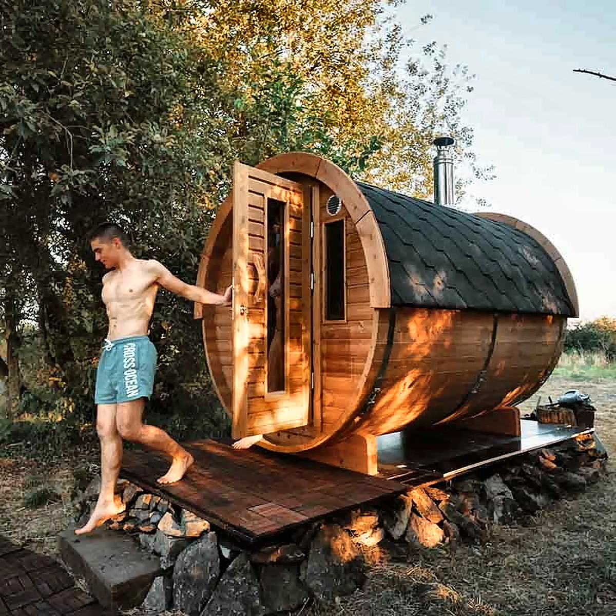 6–8 Person Outdoor Barrel Sauna with Flexible Heating Options