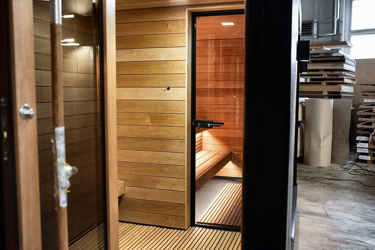 5 Person Outdoor Sauna with Changing Room