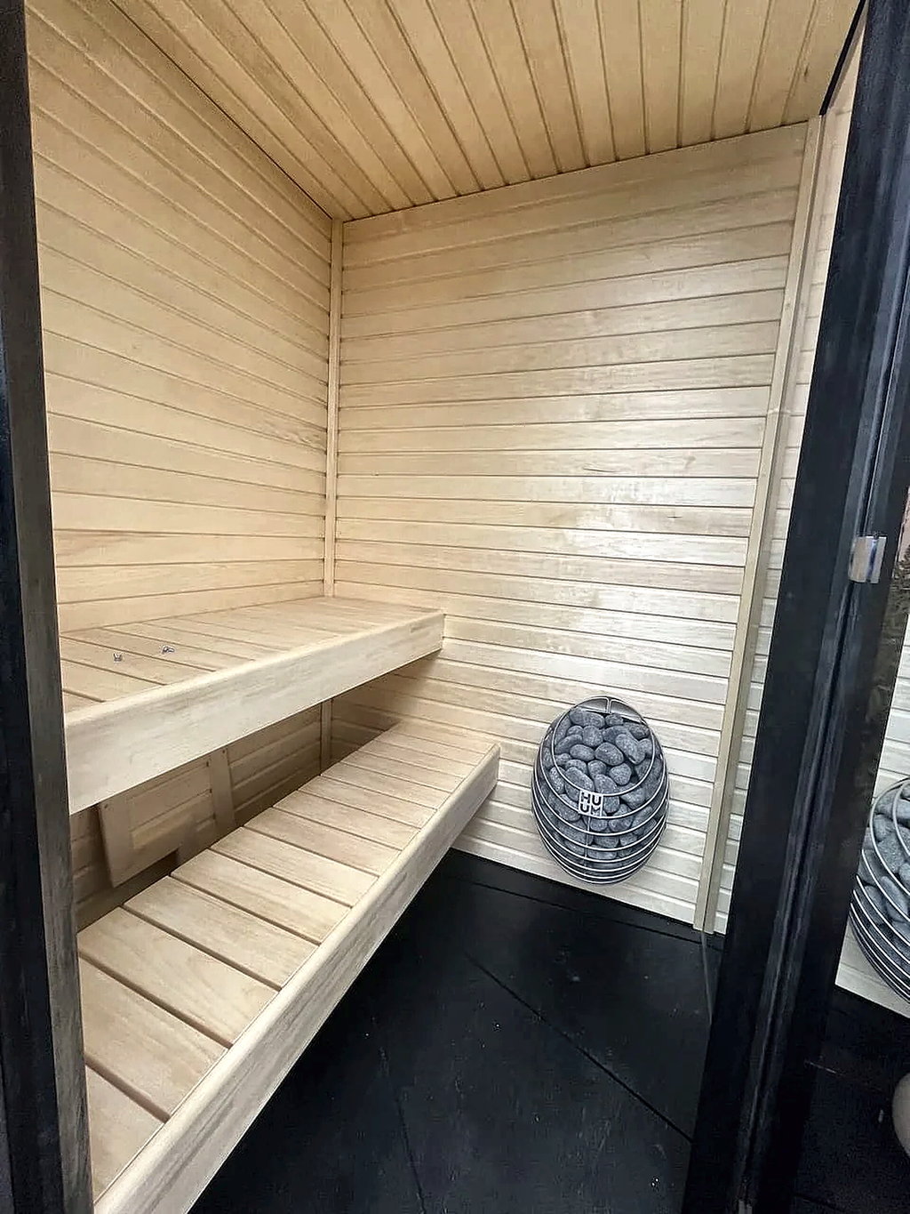 2–3 Person Compact Outdoor Sauna with Mirror-Glass Facade