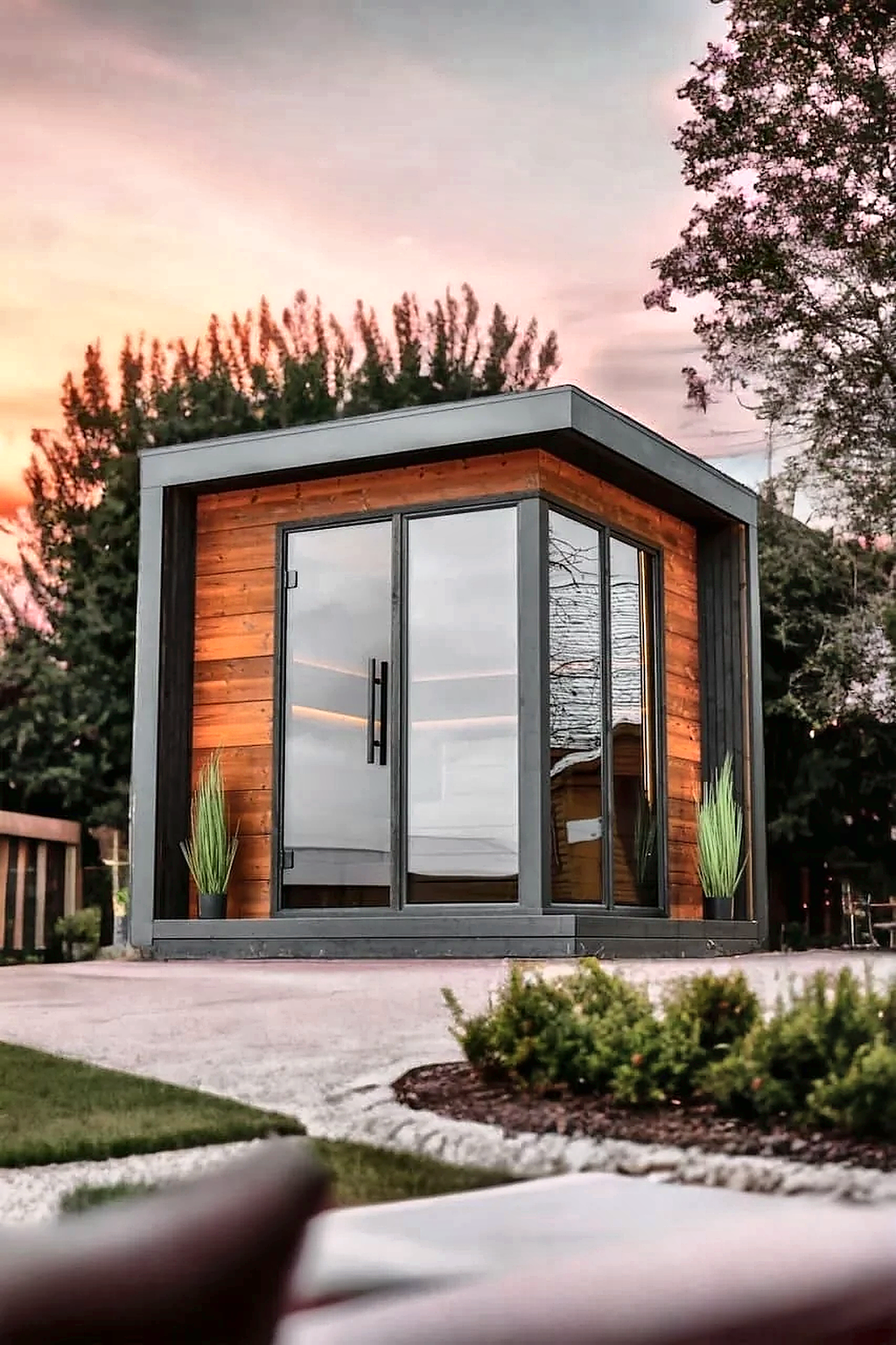 4 Person Premium Corner Outdoor Sauna with Thermo Wood