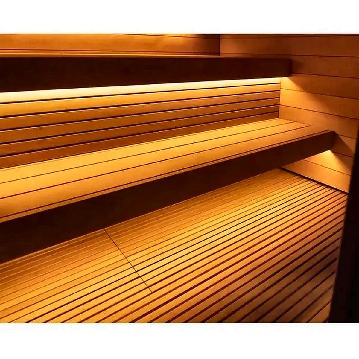 4 Person Outdoor Sauna with Covered Terrace