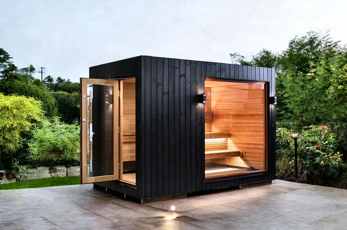 5 Person Outdoor Sauna with Changing Room
