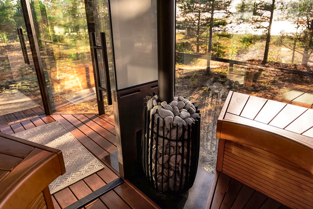 7 Person Panoramic Outdoor Sauna with Changing Room
