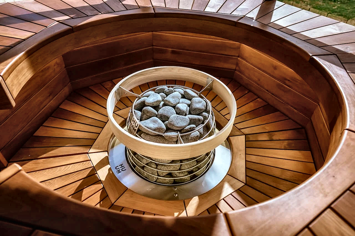 7 Person Panoramic Outdoor Sauna with Changing Room