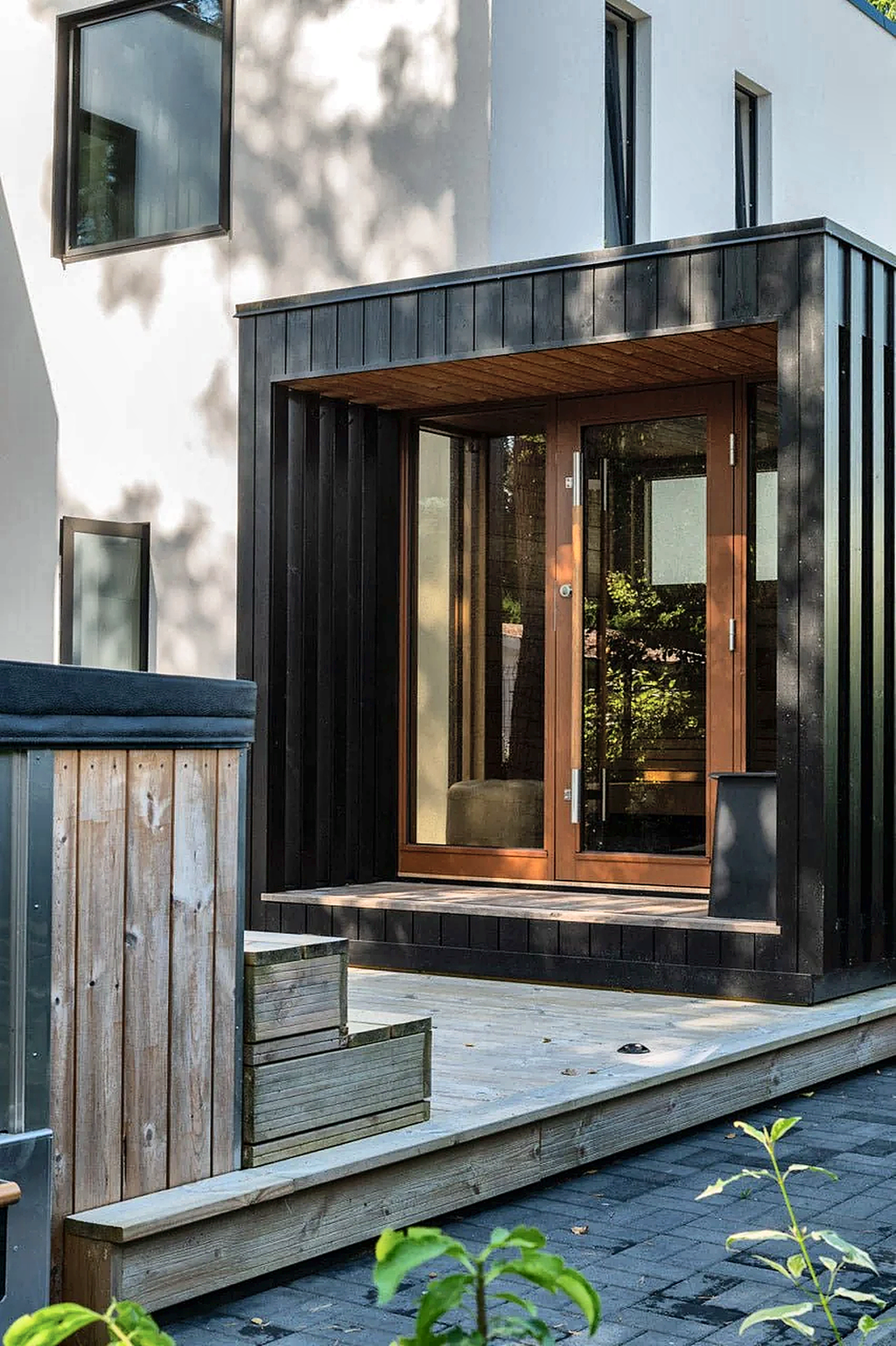 4 Person Outdoor Sauna with Covered Terrace